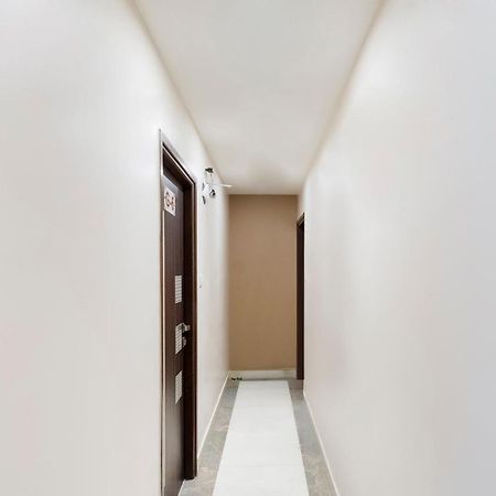 Oyo 69377 Hotel Ruby Мумбаи Экстерьер фото