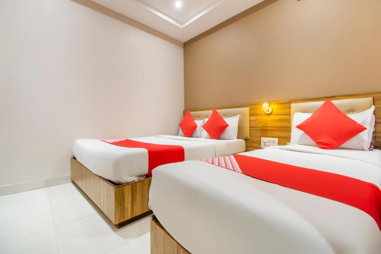 Oyo 69377 Hotel Ruby Мумбаи Экстерьер фото